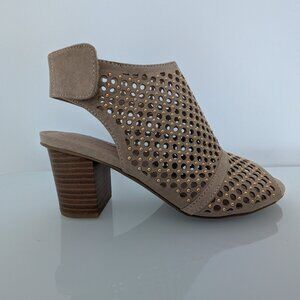 NWT Kim Rogers Suede Susie Sandals